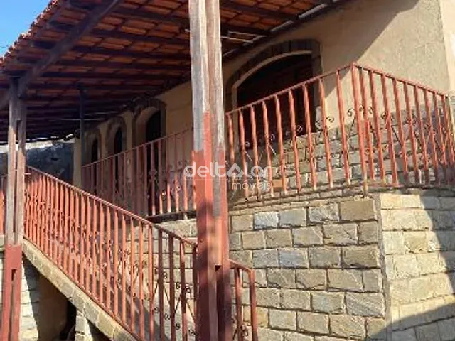 Casa com 360m² 3 quartos e 1 banheiro, à venda, no bairro Guarani em Belo Horizonte