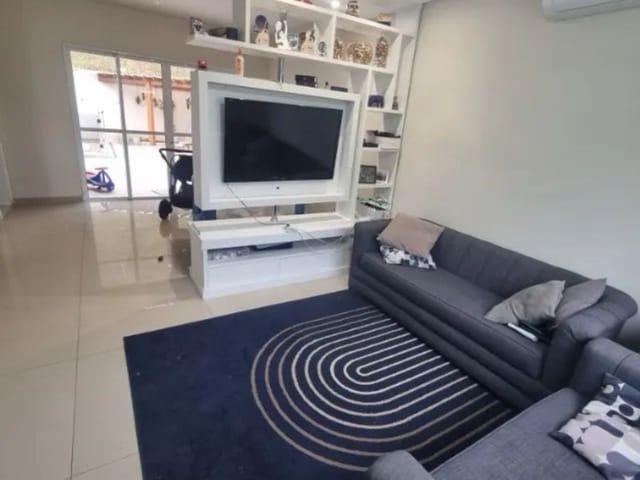 Casa com 336m² 4 quartos e 3 banheiros, à venda, no bairro Urbanova IV em São José dos Campos