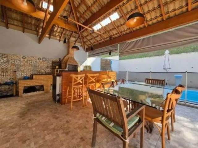 Casa com 336m² 4 quartos e 3 banheiros, à venda, no bairro Urbanova IV em São José dos Campos