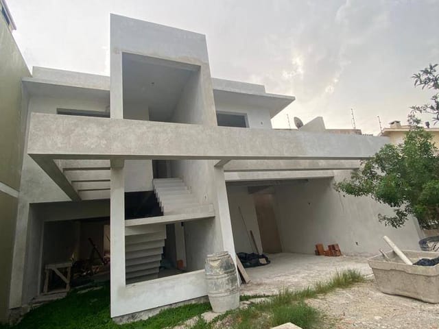 Casa com 400m² 4 quartos e 3 banheiros, à venda, no bairro Três Vendas em Pelotas
