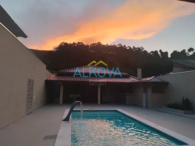 Casa com 470m² 3 quartos e 4 banheiros, à venda, no bairro Caracol em Paraibuna