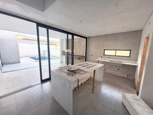 Casa com 451m² 4 quartos e 5 banheiros, à venda, no bairro Urbanova em São José dos Campos