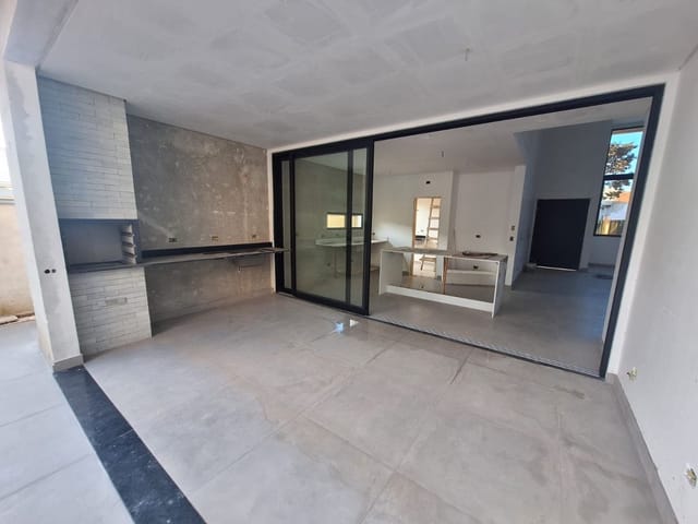 Casa com 451m² 4 quartos e 5 banheiros, à venda, no bairro Urbanova em São José dos Campos