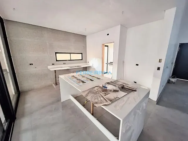 Casa com 451m² 4 quartos e 5 banheiros, à venda, no bairro Urbanova em São José dos Campos
