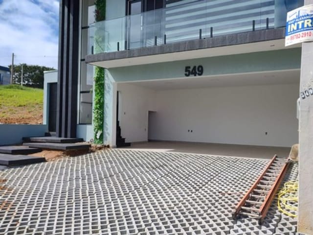 Casa com 250m² 3 quartos e 3 banheiros, à venda, no bairro Caçapava Velha em Caçapava