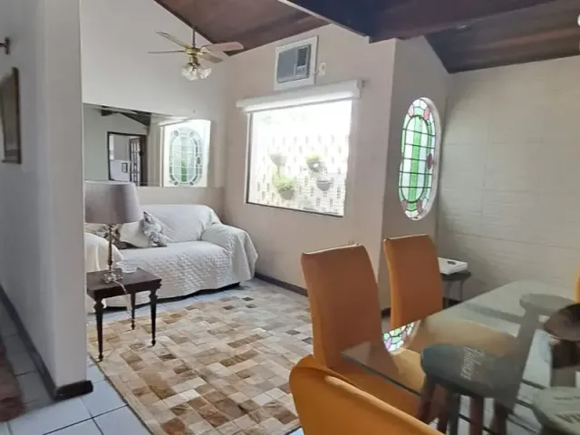 Casa 2 quartos e 3 banheiros, à venda, no bairro Laranjal em Pelotas