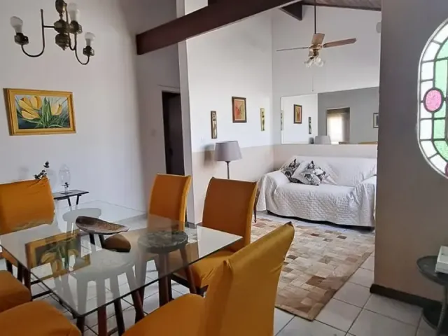 Casa 2 quartos e 3 banheiros, à venda, no bairro Laranjal em Pelotas
