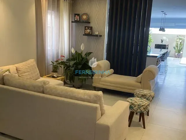 Casa com 250m² 3 quartos e 3 banheiros, à venda ou para alugar, no bairro Urbanova em São José dos Campos