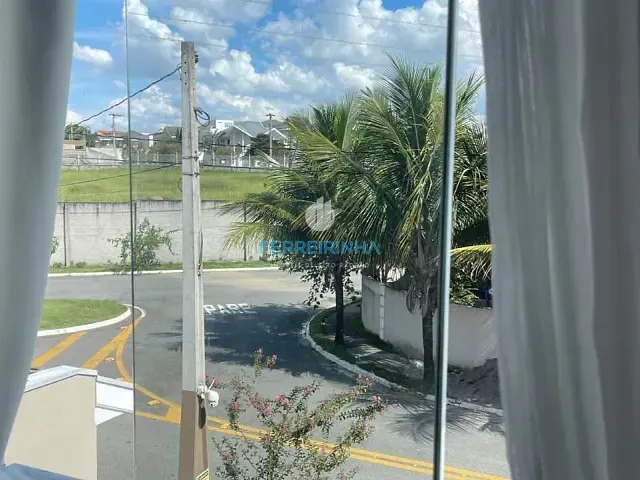 Casa com 250m² 3 quartos e 3 banheiros, à venda ou para alugar, no bairro Urbanova em São José dos Campos