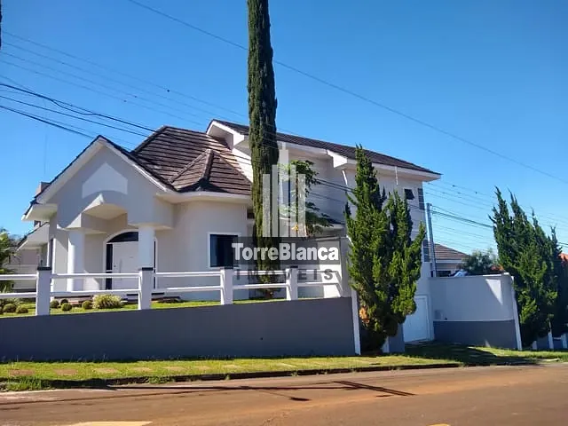 Casa com 600m² 4 quartos e 4 banheiros, à venda, no bairro Estrela em Ponta Grossa