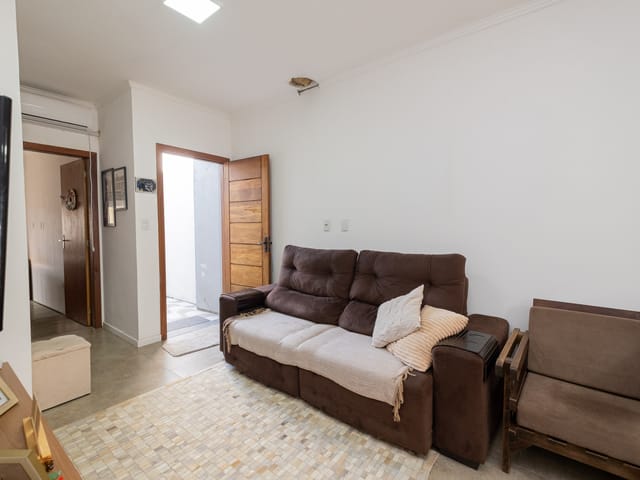 Casa com 150m² 2 quartos e 2 banheiros, à venda, no bairro Três Vendas em Pelotas