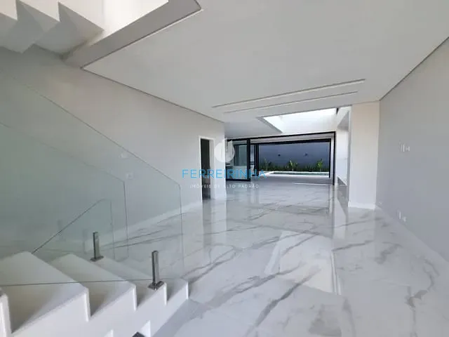 Casa com 460m² 4 quartos e 5 banheiros, à venda, no bairro Condomínio Residencial Alphaville em São José dos Campos