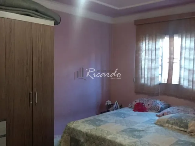 Casa com 200m² 2 quartos e 1 banheiro, à venda, no bairro Jardim São Bento em Arapongas