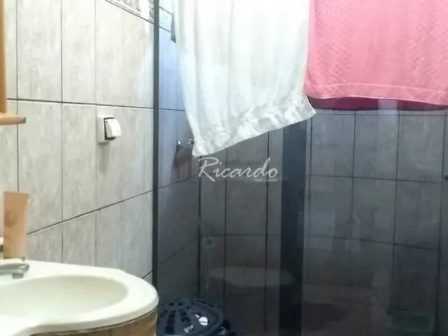 Casa com 200m² 2 quartos e 1 banheiro, à venda, no bairro Jardim São Bento em Arapongas