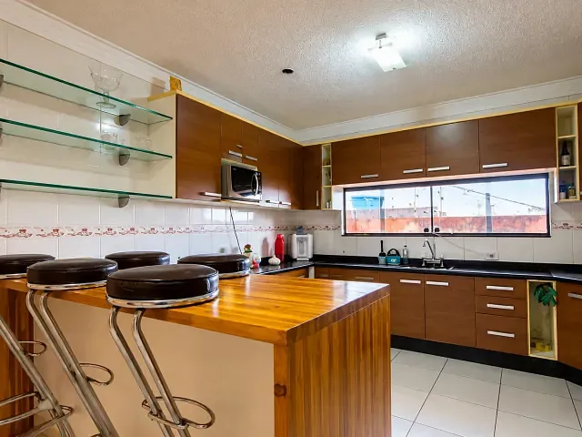 Casa 4 quartos e 4 banheiros, à venda, no bairro Jardim Cristiane em Santo André