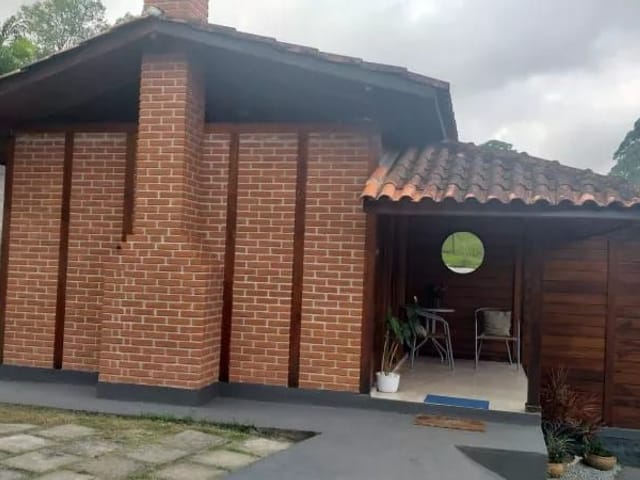 Casa com 600m² 3 quartos e 1 banheiro, à venda, no bairro Caiapia em Cotia