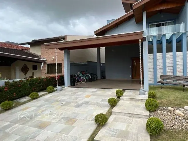 Casa com 200m² 3 quartos e 2 banheiros, para alugar, no bairro Campos do Conde Chambord em Tremembé