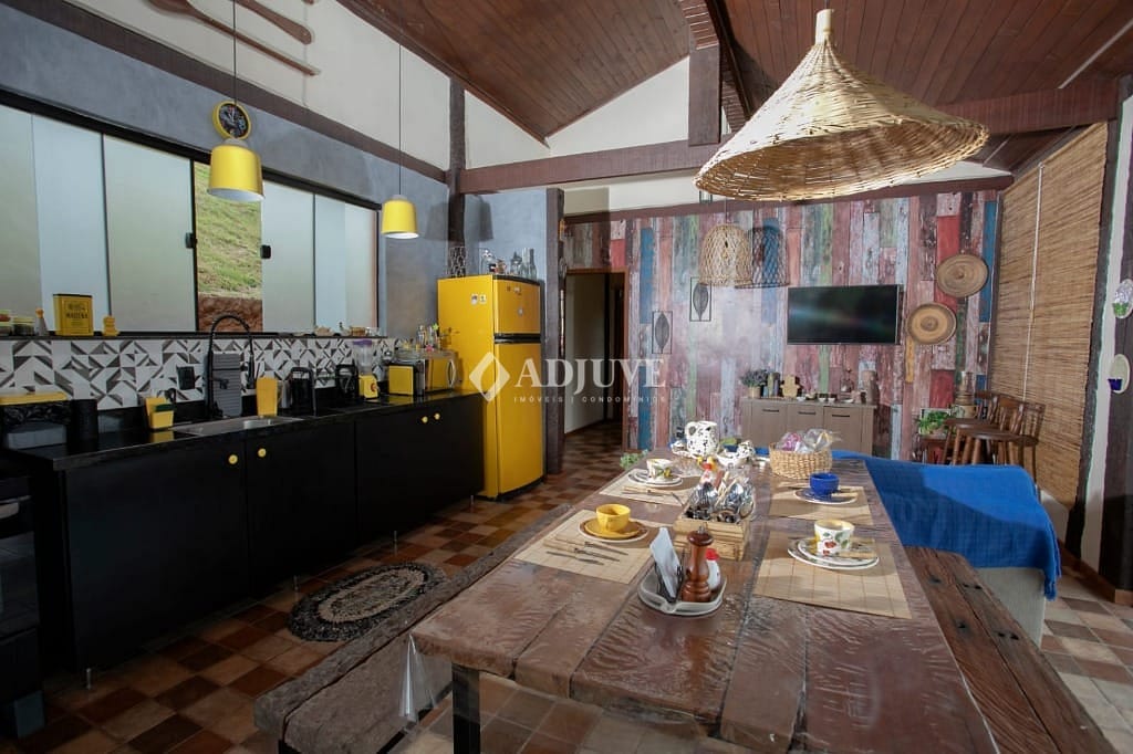 Casa à venda com 2 quartos, 150m² - Foto 8