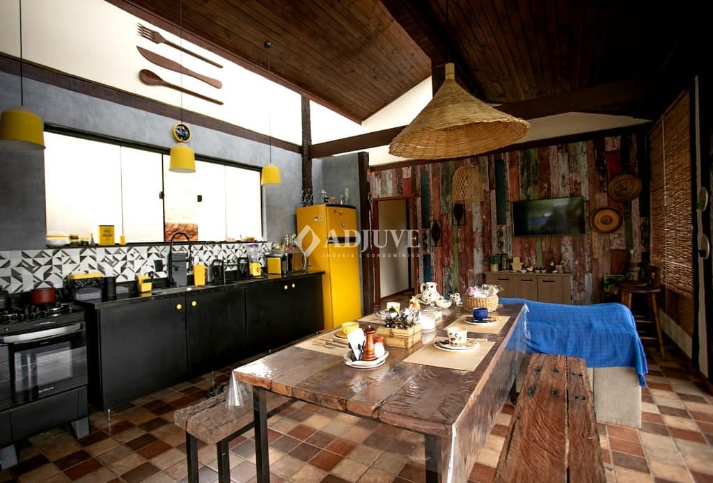 Casa à venda com 2 quartos, 150m² - Foto 11