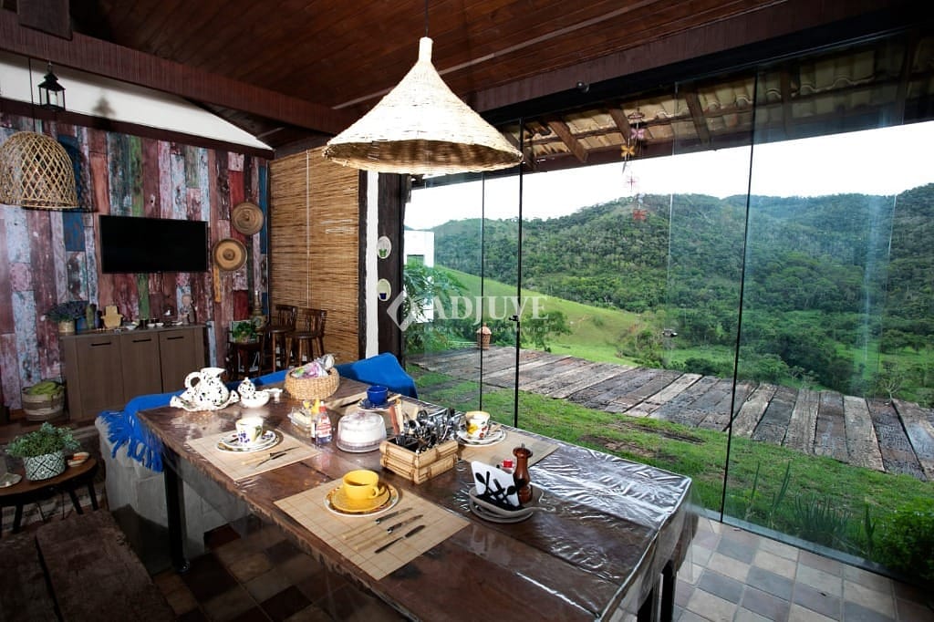 Casa à venda com 2 quartos, 150m² - Foto 12