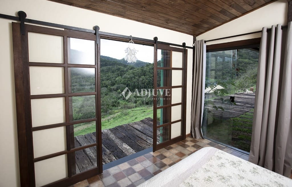 Casa à venda com 2 quartos, 150m² - Foto 17
