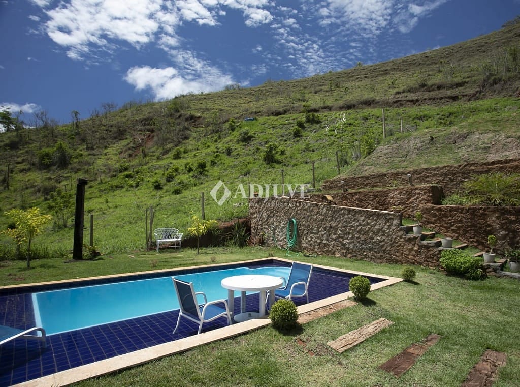 Casa à venda com 2 quartos, 150m² - Foto 3