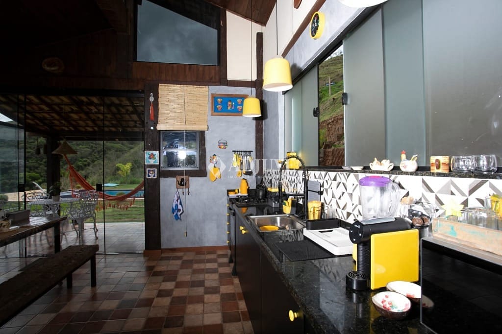 Casa à venda com 2 quartos, 150m² - Foto 9