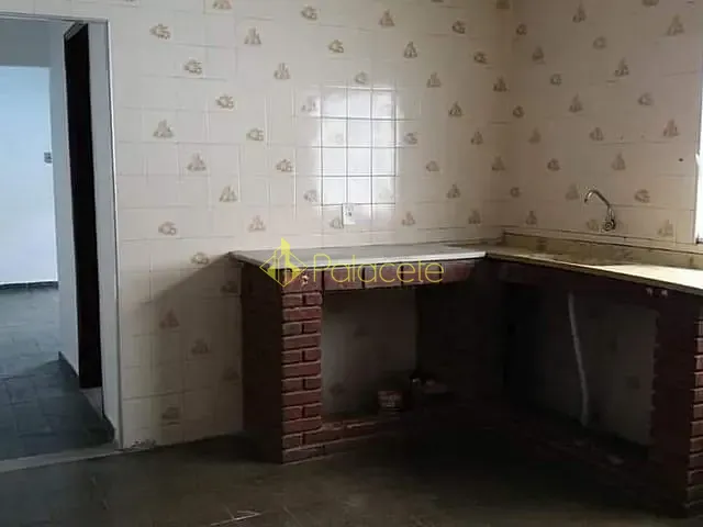 Casa com 250m² 2 quartos e 1 banheiro, à venda, no bairro Residencial Maricá em Pindamonhangaba