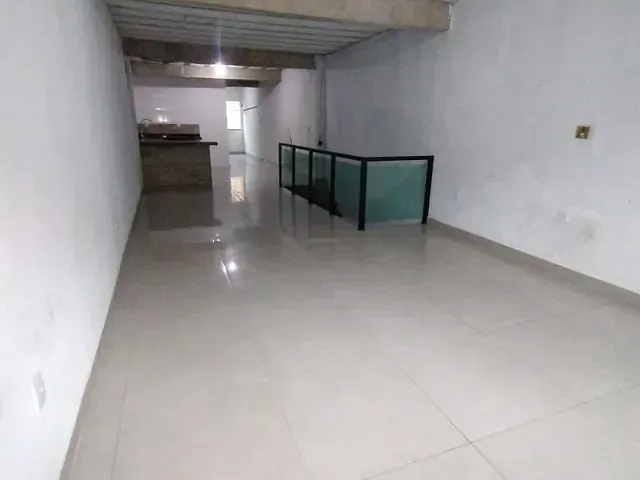 Casa com 260m² 3 quartos e 2 banheiros, para alugar, no bairro Milanez em Contagem