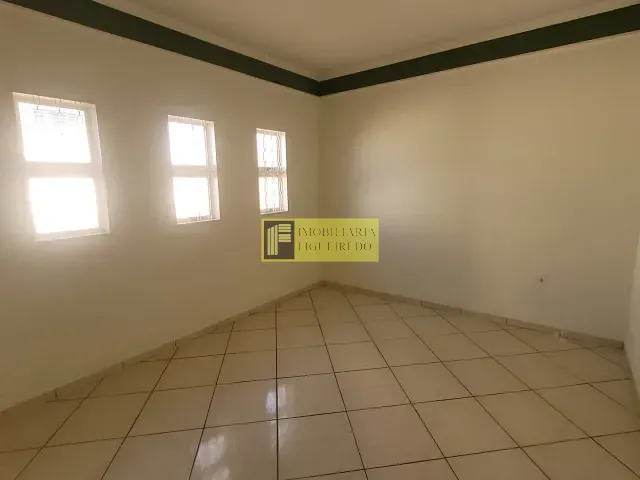Casa 2 quartos e 2 banheiros, para alugar, no bairro Residencial Caetano em São José do Rio Preto