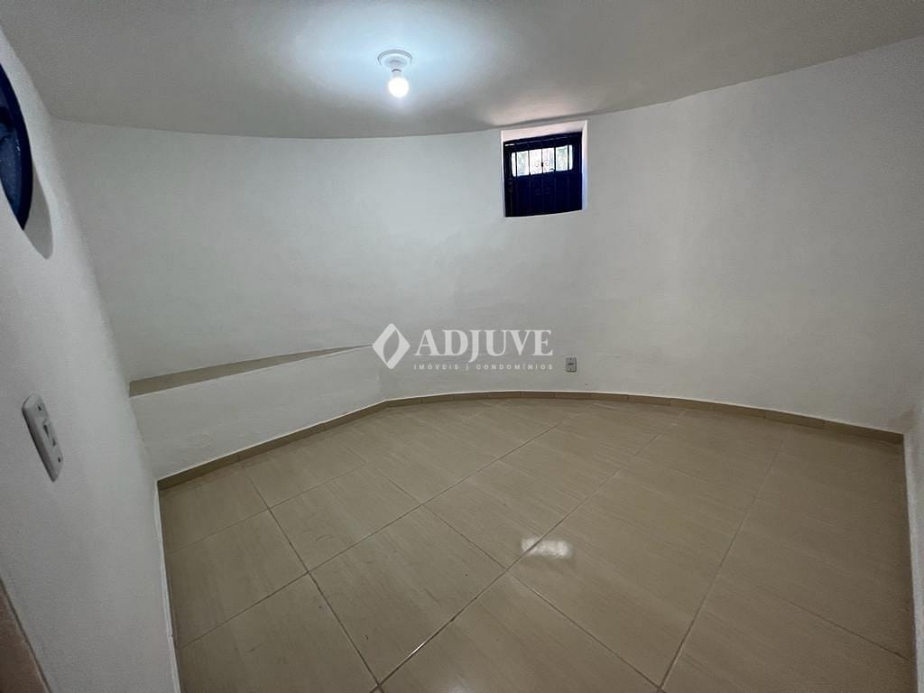 Casa à venda com 3 quartos, 105m² - Foto 4