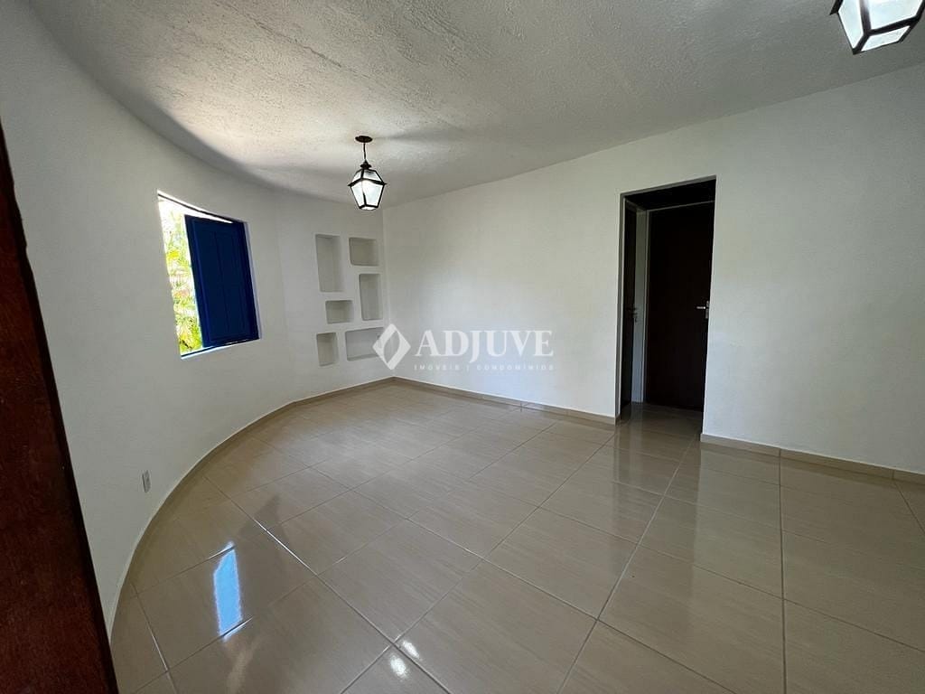 Casa à venda com 3 quartos, 105m² - Foto 9