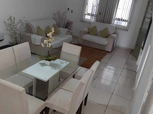 Casa 4 quartos e 2 banheiros, à venda, no bairro Conjunto Residencial Araretama em Pindamonhangaba