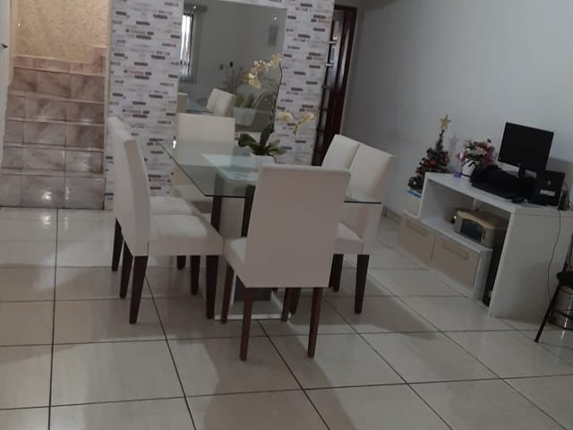 Casa 4 quartos e 2 banheiros, à venda, no bairro Conjunto Residencial Araretama em Pindamonhangaba