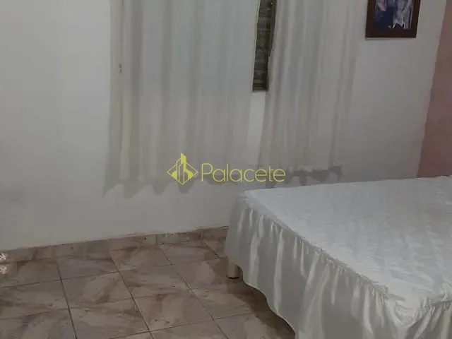 Casa 4 quartos e 2 banheiros, à venda, no bairro Conjunto Residencial Araretama em Pindamonhangaba