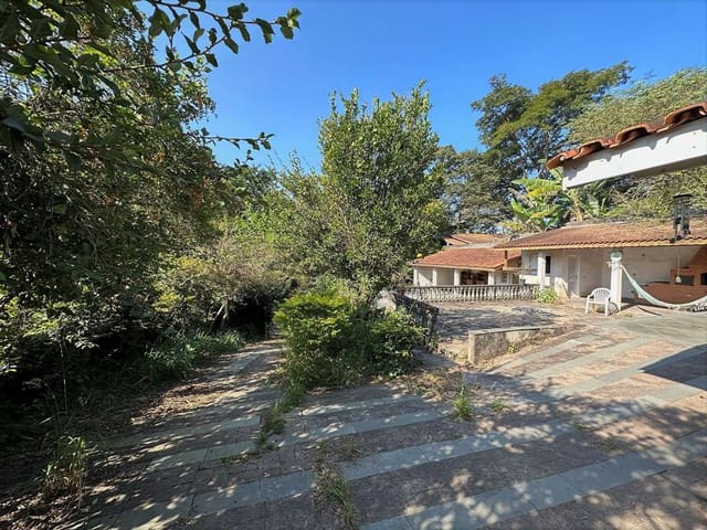 Casa com 1027m² 3 quartos e 3 banheiros, à venda, no bairro Chácara Vale do Rio Cotia em Carapicuíba