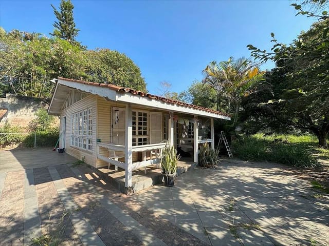 Casa com 1027m² 3 quartos e 3 banheiros, à venda, no bairro Chácara Vale do Rio Cotia em Carapicuíba