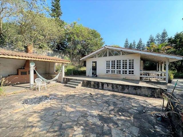 Casa com 1027m² 3 quartos e 3 banheiros, à venda, no bairro Chácara Vale do Rio Cotia em Carapicuíba