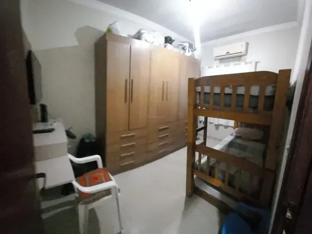 Casa 2 quartos e 1 banheiro, à venda, no bairro Parque Jóquei Club em Campos dos Goytacazes
