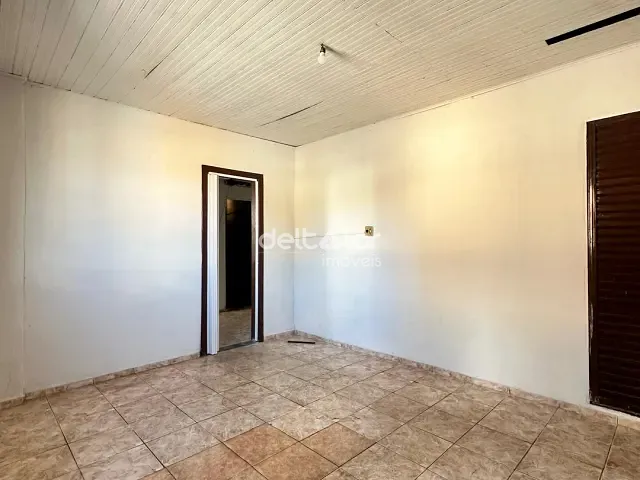 Casa com 45m² 1 quarto e 1 banheiro, para alugar, no bairro Tupi B em Belo Horizonte