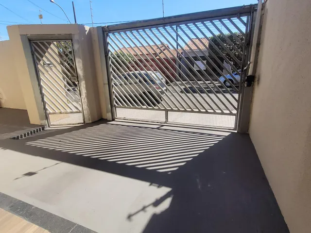 Foto do Casa - Casa para locação com 2 quartos, sendo 1 suíte, garagem e varanda no Parque das Aroeiras II. | IMOBILIARIA FIGUEIREDO