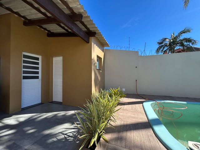 Casa com 300m² 2 quartos e 1 banheiro, à venda, no bairro Laranjal em Pelotas
