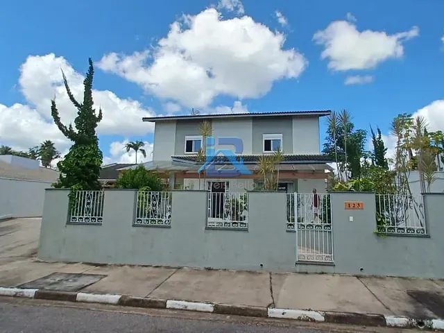 Casa 4 quartos e 6 banheiros, à venda ou para alugar, no bairro Jardim Santa Rosa em Itatiba