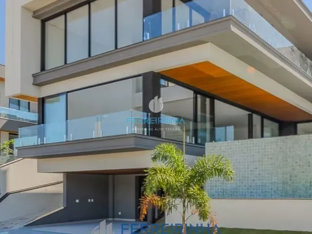 Casa com 702m² 6 quartos e 3 banheiros, à venda, no bairro Urbanova em São José dos Campos