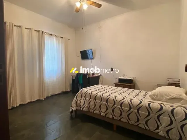 Casa com 500m² 5 quartos e 5 banheiros, para alugar, no bairro Vila Iza em Campinas