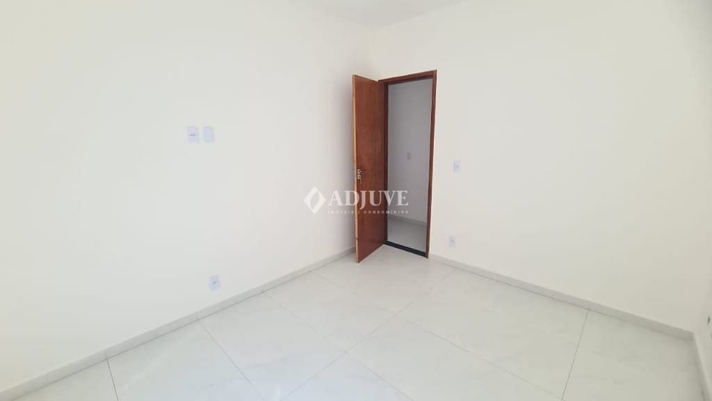 Casa à venda com 3 quartos, 105m² - Foto 12