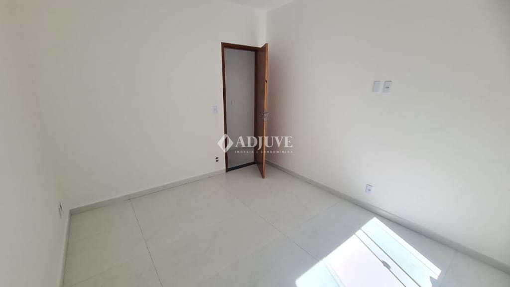 Casa à venda com 3 quartos, 105m² - Foto 10