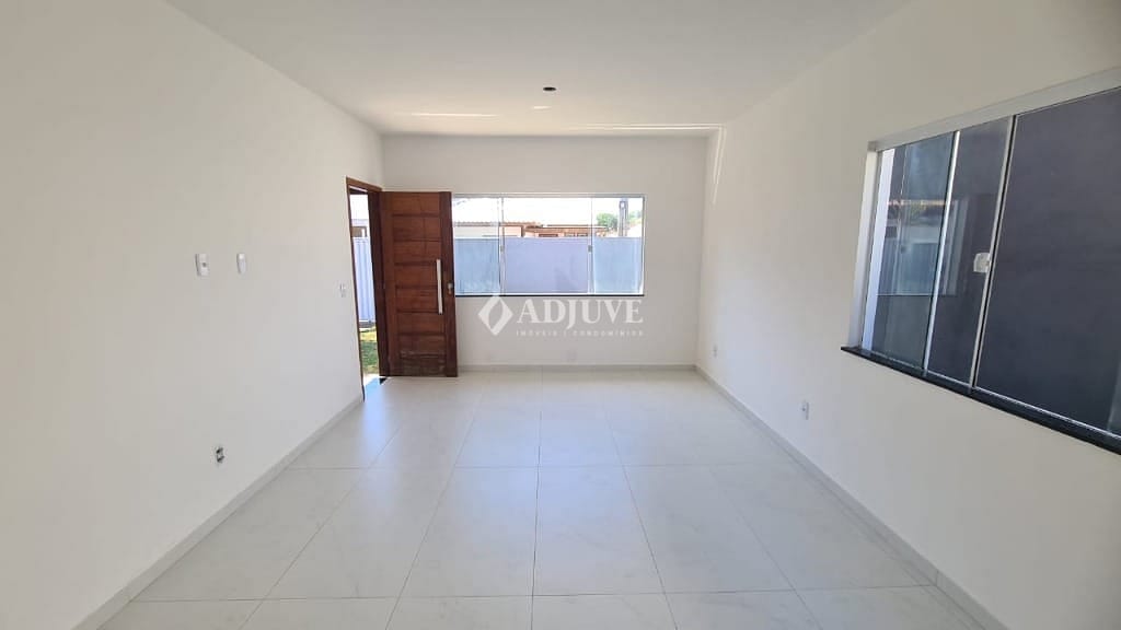 Casa à venda com 3 quartos, 105m² - Foto 4