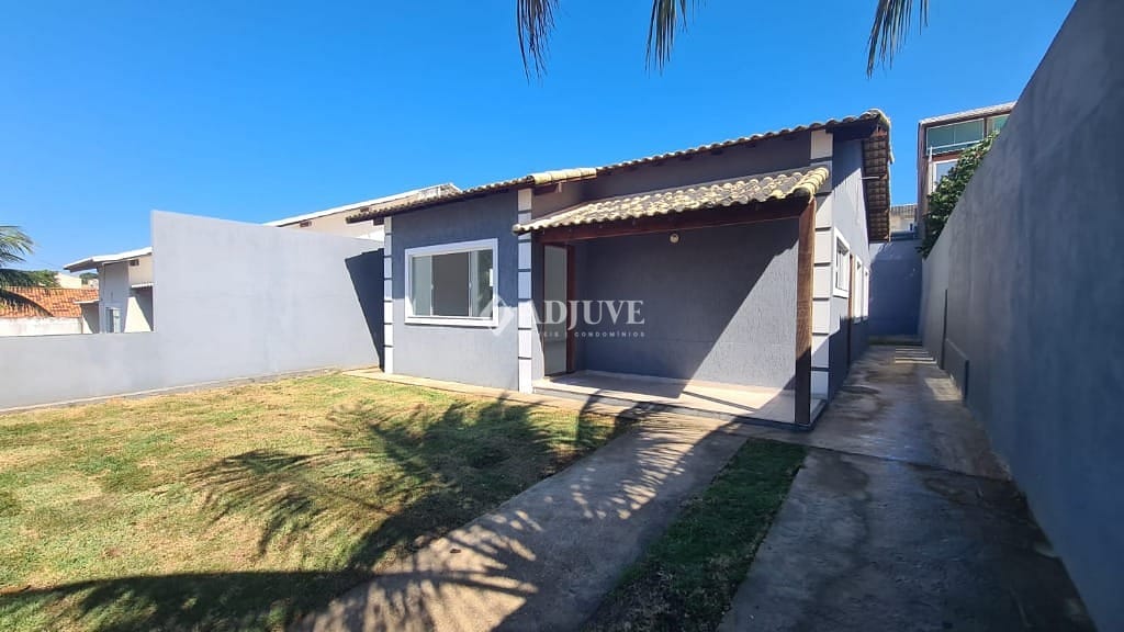 Casa à venda com 3 quartos, 105m² - Foto 1