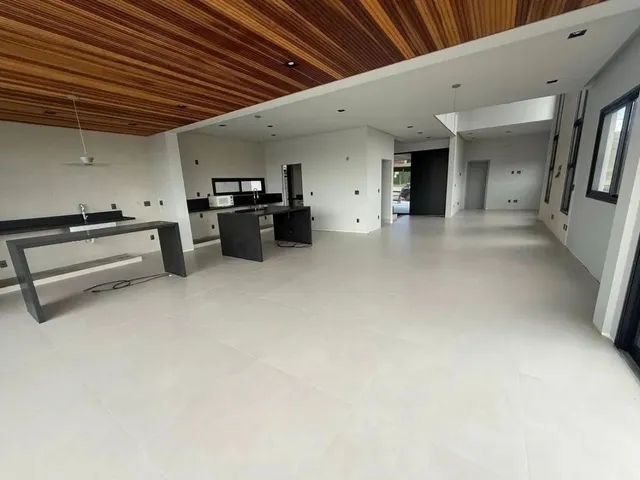 Casa com 357m² 4 quartos e 5 banheiros, à venda ou para alugar, no bairro Urbanova em São José Dos Campos